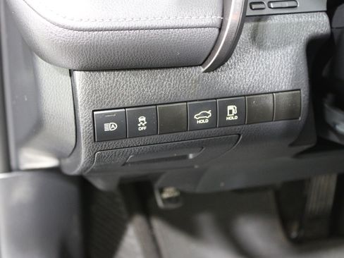 Used 2020 Toyota Camry SE w/ Protection Package (Q2) FWD image 8