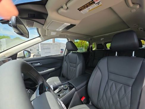 New 2026 Nissan Rogue Platinum w/ Tech Package AWD/4WD image 11