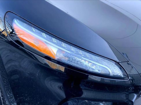 Used 2016 Jeep Cherokee Latitude w/ Cold Weather Group image 26