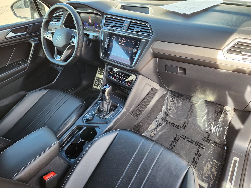 Certified 2024 Volkswagen Tiguan SE R-Line AWD/4WD image 14