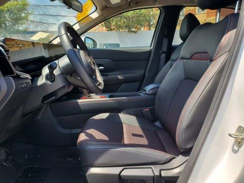 Used 2025 Nissan Kicks SR AWD/4WD image 18