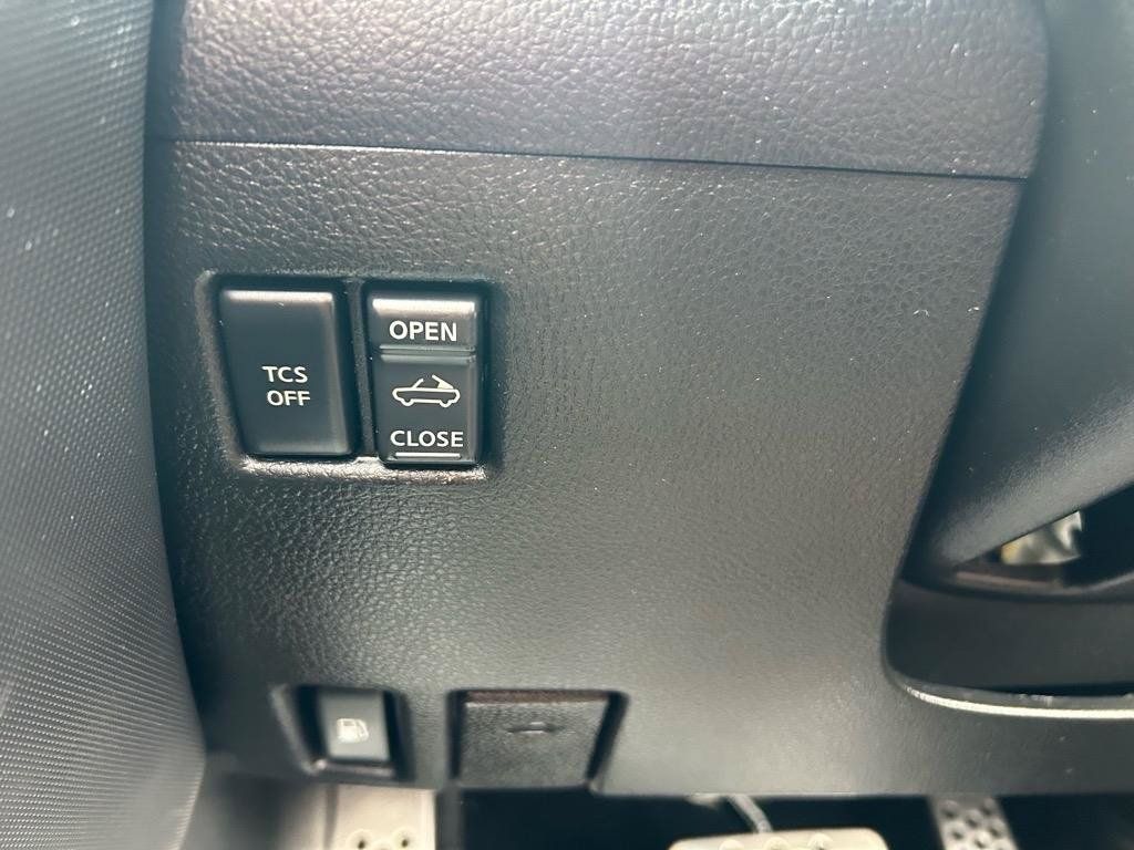Used 2005 Nissan 350Z Touring RWD image 37