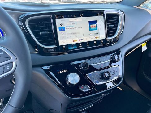 New 2026 Chrysler Voyager LX image 14