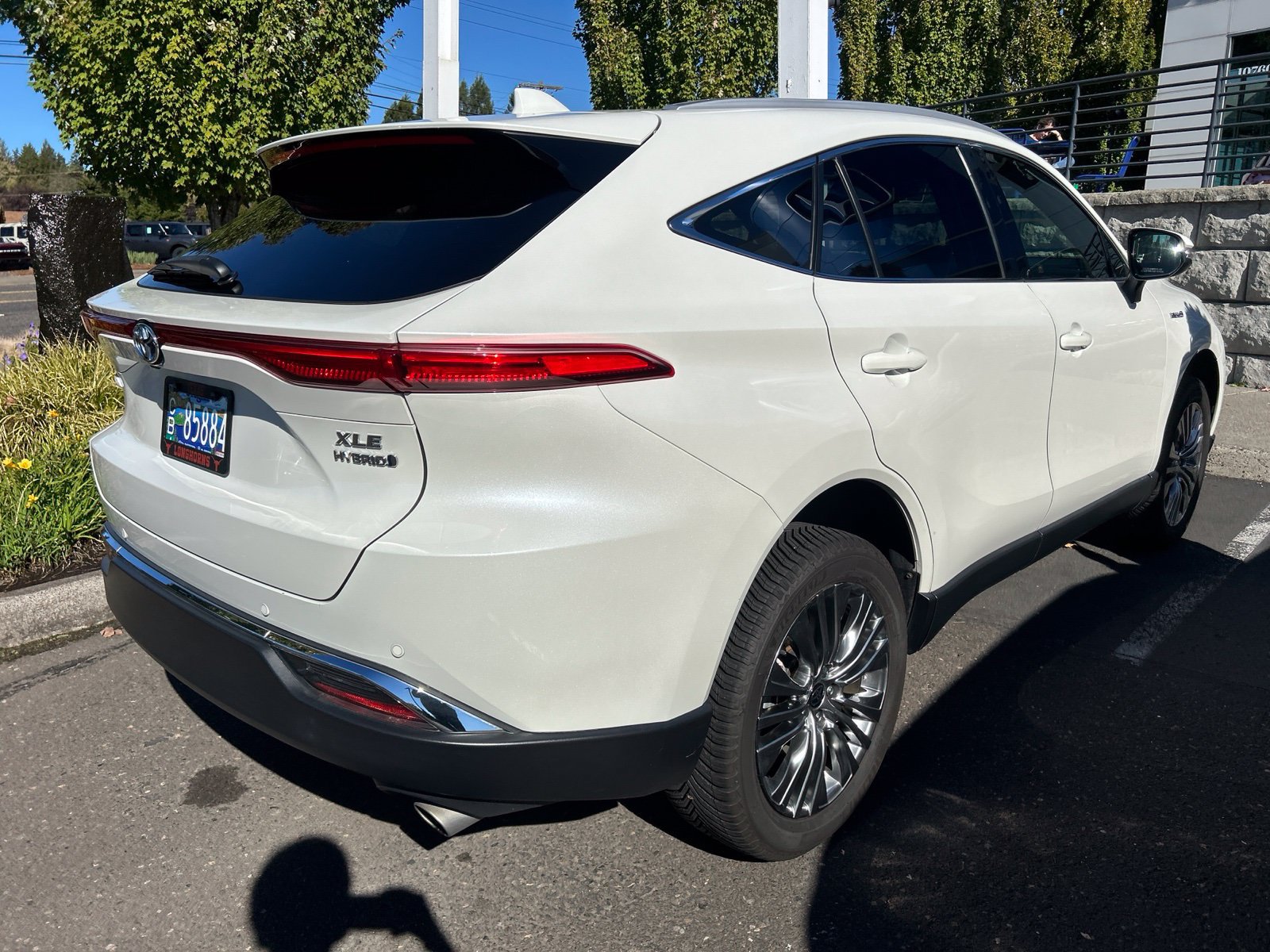 Used 2021 Toyota Venza XLE w/ Softex Package AWD/4WD image 2