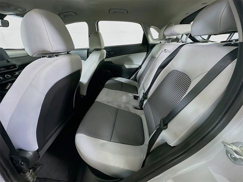 Used 2022 Hyundai Kona SE image 14