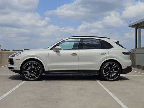 Certified 2023 Porsche Cayenne image 2