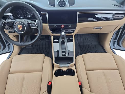Used 2025 Porsche Macan AWD/4WD image 9