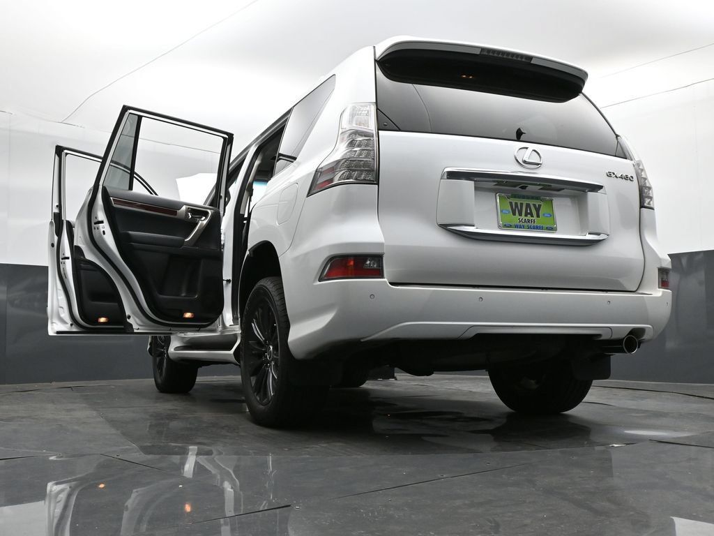 Used 2016 Lexus GX 460 w/ Premium Package AWD/4WD image 40