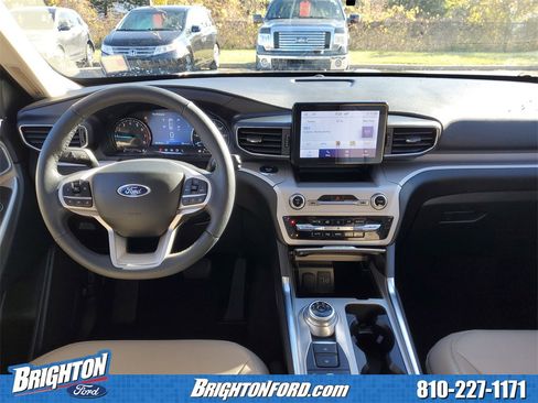 Used 2023 Ford Explorer XLT w/ Equipment Group 202A image 14