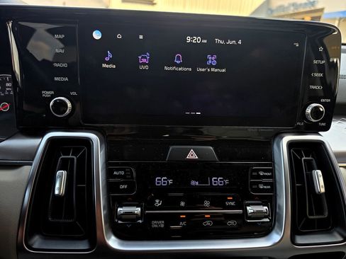 Used 2022 Kia Sorento EX w/ Panoramic Sunroof Package AWD/4WD image 50
