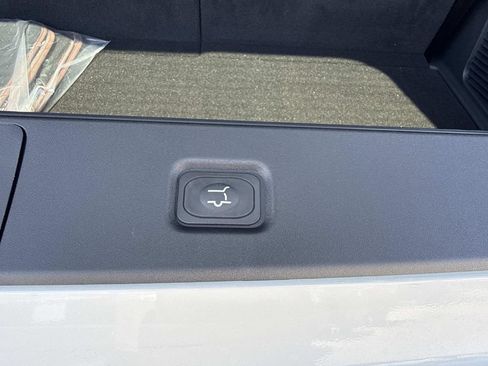 New 2026 Lincoln Navigator Reserve AWD/4WD image 12