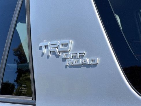 Used 2019 Toyota 4Runner TRD Off-Road Premium AWD/4WD image 26