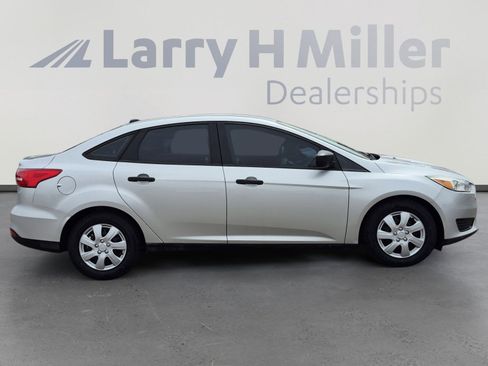 Used 2018 Ford Focus S FWD image 6