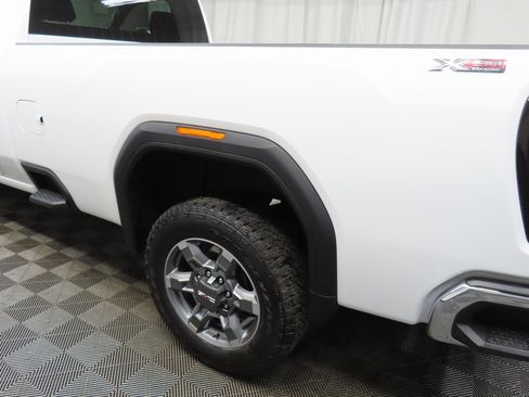 Used 2025 GMC Sierra 2500 SLE image 41