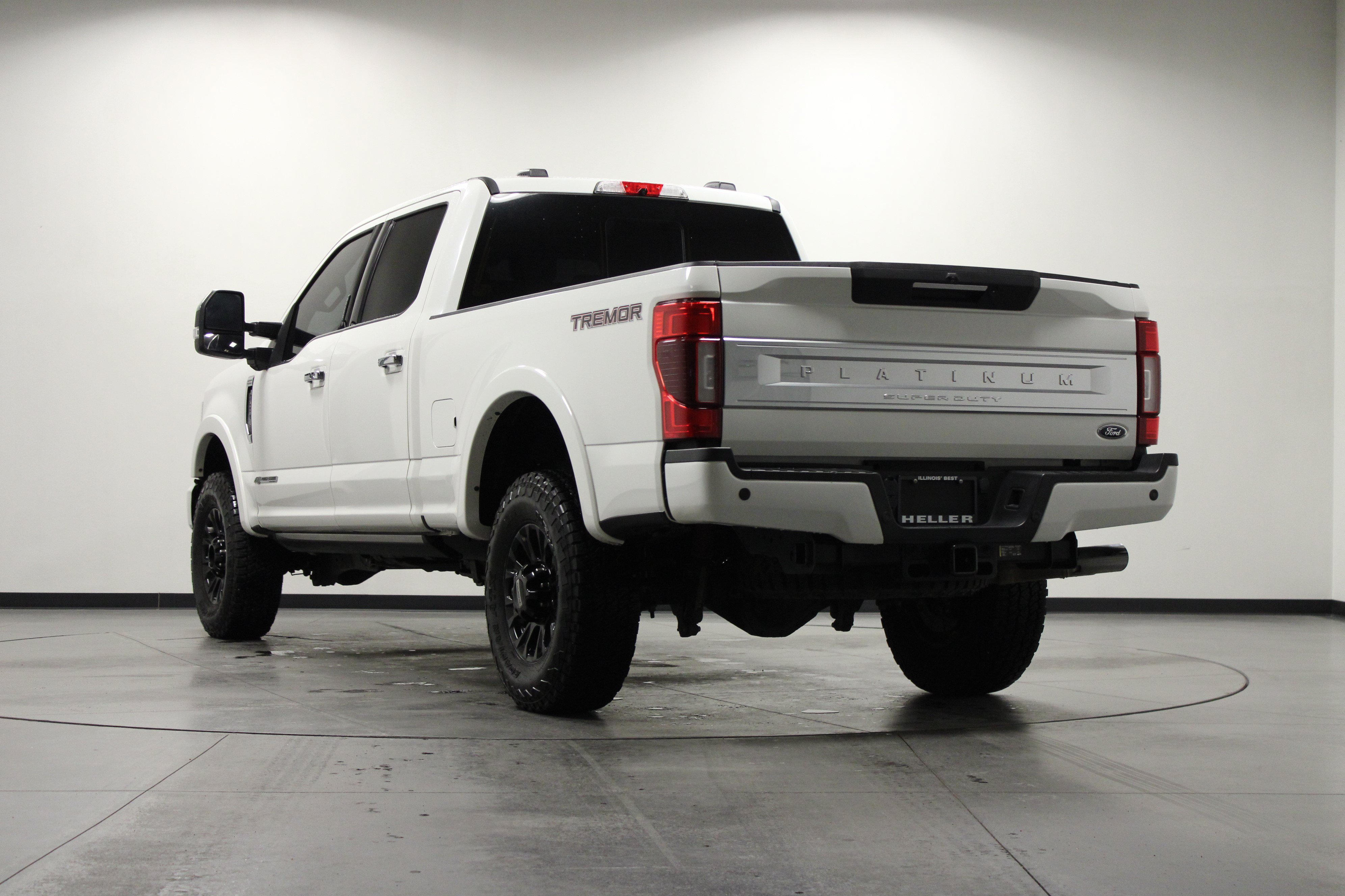 Used 2022 Ford F250 Platinum w/ Tremor Off-Road Package AWD/4WD image 6