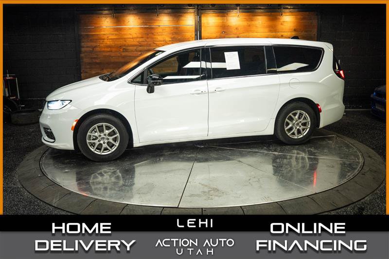Used 2025 Chrysler Pacifica Select FWD image 1