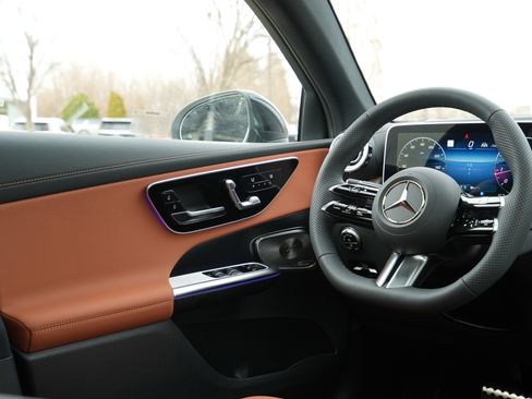 New 2026 Mercedes-Benz GLC 300 4MATIC image 23