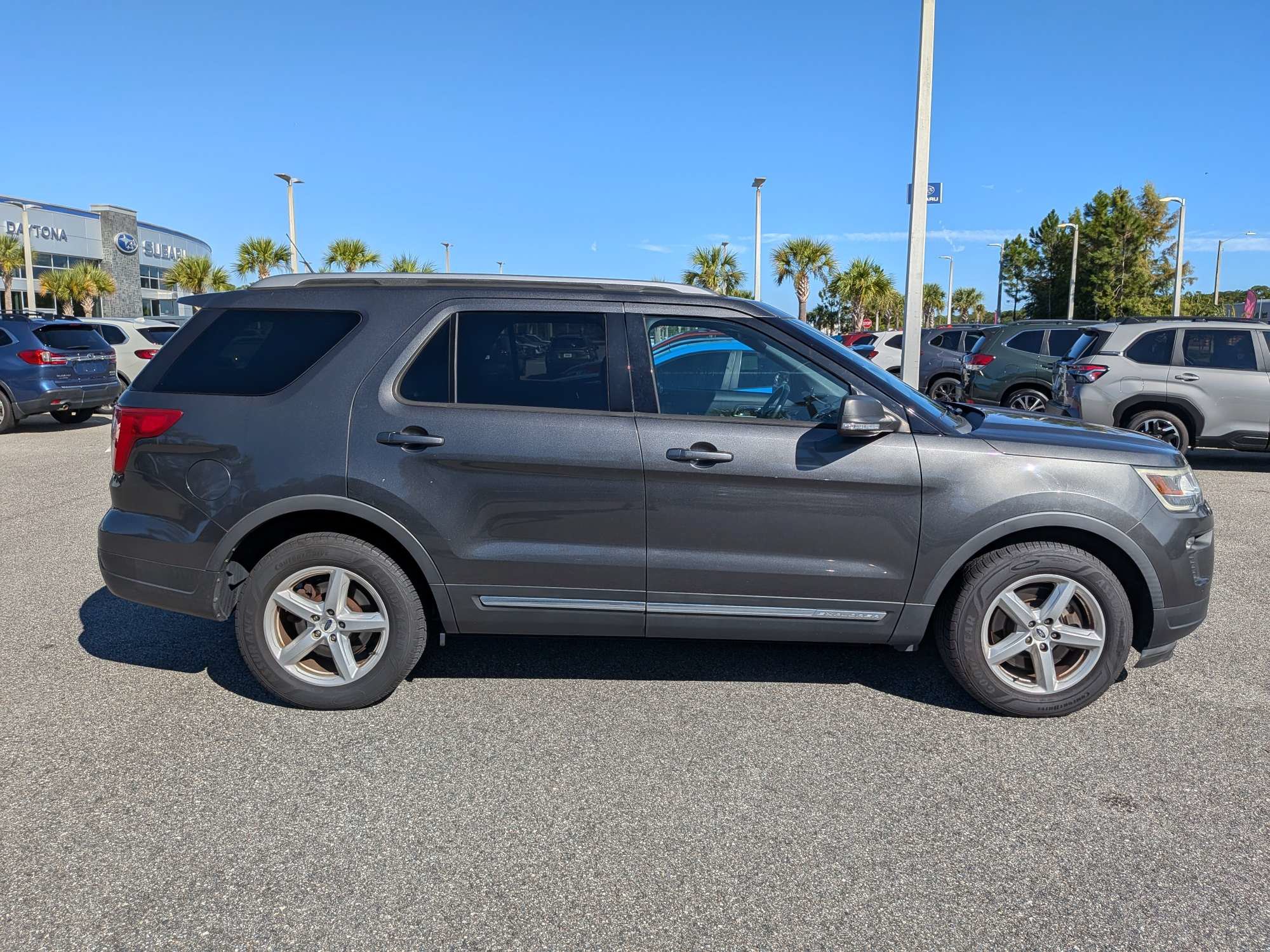 Used 2019 Ford Explorer XLT w/ Equipment Group 201A FWD image 3
