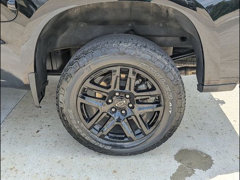 Used 2025 Chevrolet Silverado 1500 LT Trail Boss w/ Convenience Package II AWD/4WD image 17