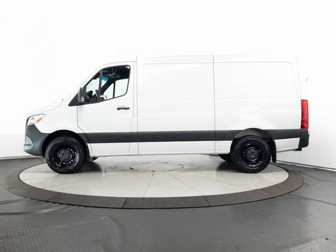 Used 2026 Mercedes-Benz Sprinter 2500 image 4