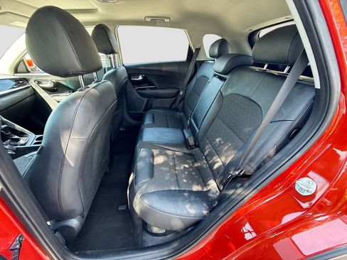 Used 2022 Kia Niro LXS FWD image 24