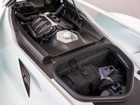 Used 2017 Ford GT RWD image 67