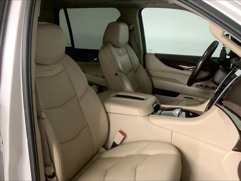 Used 2016 Cadillac Escalade Premium AWD/4WD image 8