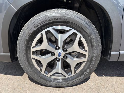 Used 2023 Subaru Forester Premium AWD/4WD image 11