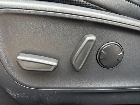 Used 2025 Ford Escape ST-Line Select AWD/4WD image 17