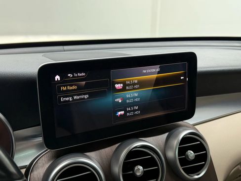 Used 2020 Mercedes-Benz GLC 300 image 30