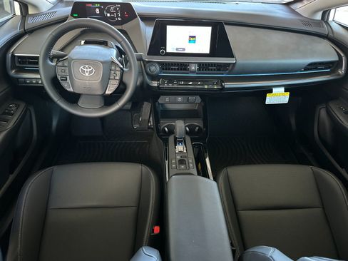 New 2026 Toyota Prius Plug-In Hybrid FWD image 8
