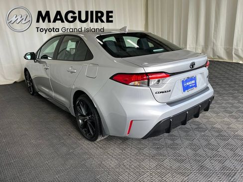 Used 2025 Toyota Corolla SE w/ SE Premium Package FWD image 30
