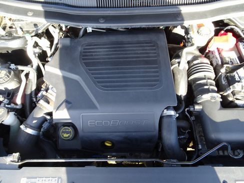 Used 2018 Ford Explorer Platinum image 29