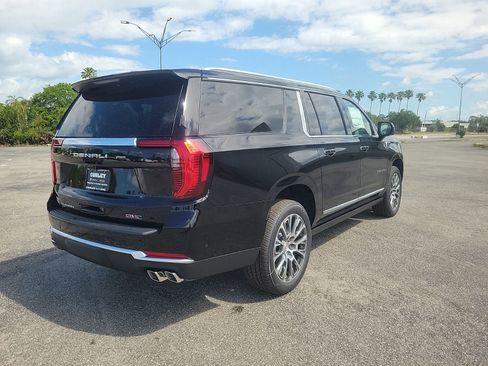 New 2026 GMC Yukon XL Denali w/ Denali Reserve Package RWD image 5