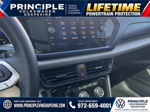 Used 2023 Volkswagen Taos SE w/ Panoramic Sunroof Package FWD image 19