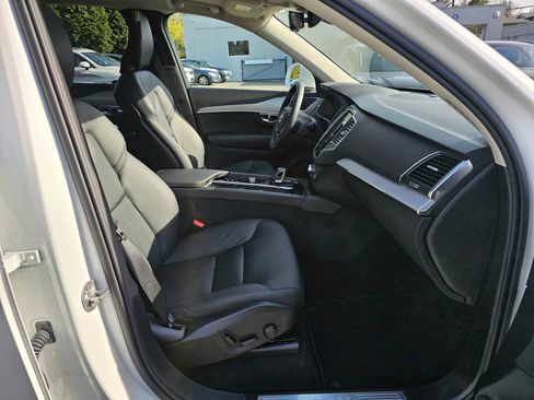 Certified 2025 Volvo XC90 B5 Core image 11