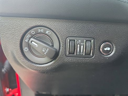 Used 2022 Dodge Challenger SXT w/ Plus Package image 20