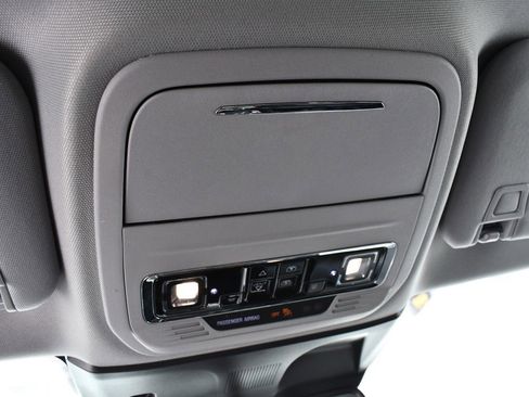 Used 2022 Lincoln Corsair AWD w/ Premium Package image 34