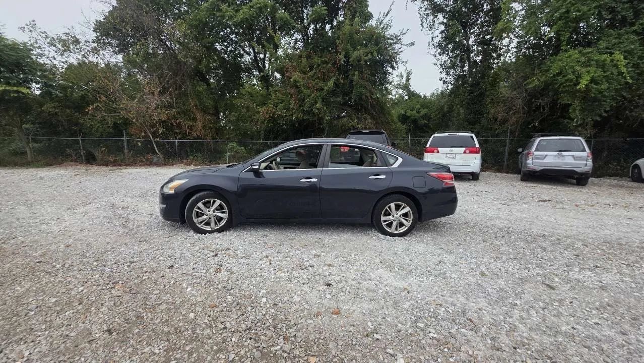 Used 2015 Nissan Altima 2.5 SV w/ Convenience Package FWD image 4