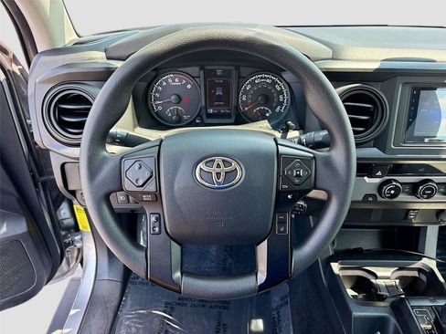 Used 2018 Toyota Tacoma SR RWD image 13