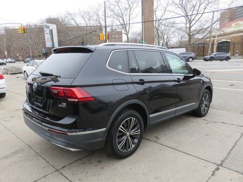 Used 2018 Volkswagen Tiguan SEL AWD/4WD image 4