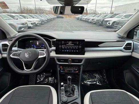 New 2026 Volkswagen Taos SE AWD/4WD image 9