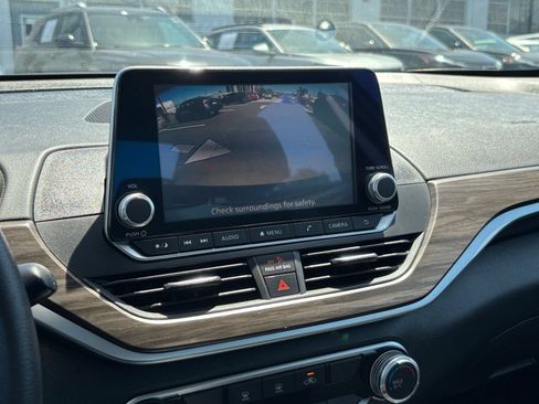 Used 2025 Nissan Altima 2.5 SV FWD image 20