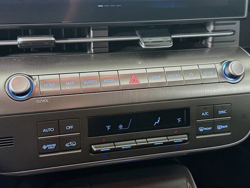 Used 2024 Hyundai Kona SEL image 21