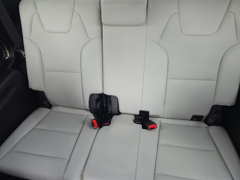 Certified 2025 Kia Telluride SX w/ SX Captain's Chair Package FWD image 18