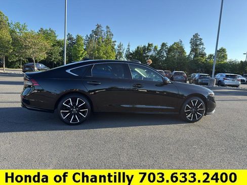 Used 2024 Honda Accord Touring image 8