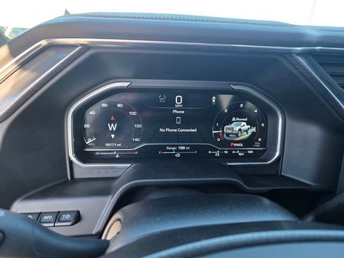 Used 2024 GMC Sierra 2500 Denali Ultimate AWD/4WD image 18
