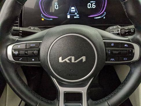 Used 2024 Kia Sportage EX FWD image 11