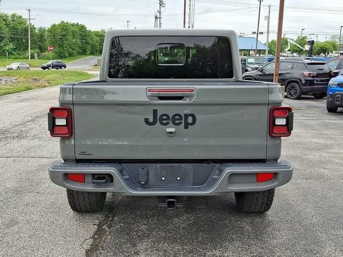 Certified 2022 Jeep Gladiator Overland AWD/4WD image 5