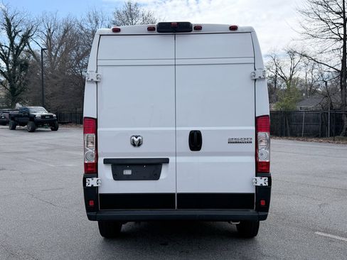Used 2024 RAM ProMaster 2500 w/ Convenience Group image 8